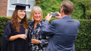 Dilema unui părinte apropo de studiile în străinătate (și viața de după)