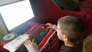 20 calculatoare noi au ajuns la 20 Kidiboți clasa pregătitoare, comuna Rădășeni, Suceava!