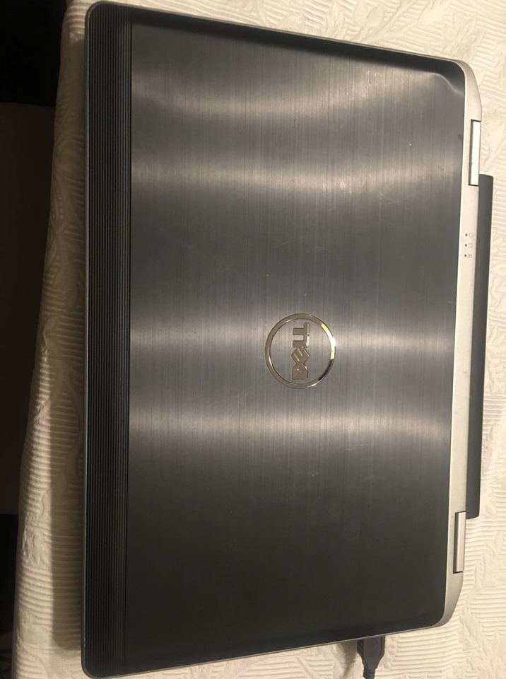 Am donat lui Kidibot 3 laptopuri si 3 desktopuri pentru copiii nevoiasi